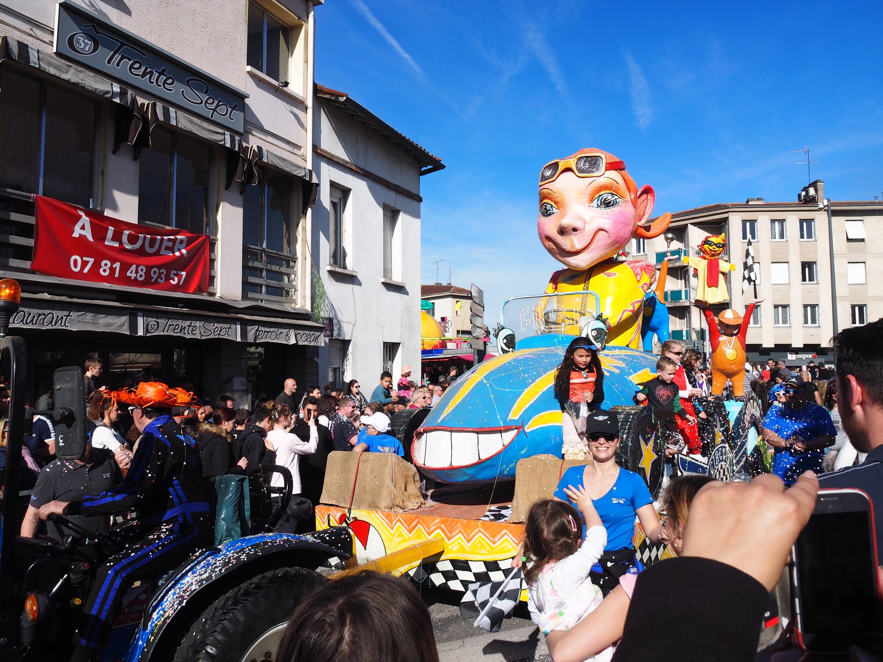 Carnaval d'Albi 2024 près de Toulouse fête foraine, parades et