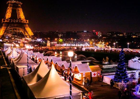 Village de Noël 2022 du Champ-de-Mars : marché en famille à Paris -  Citizenkid