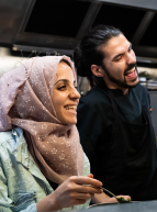Refugee Food festival : Une femme et un homme en cuisine