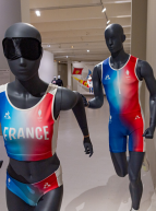 Expo Textimoov ! : Mannequins qui portent les tenues des JO 2024